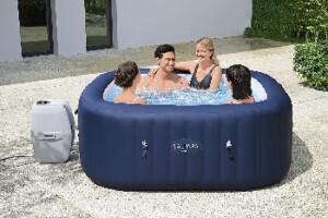 Large Inflatable hot tub with jets
